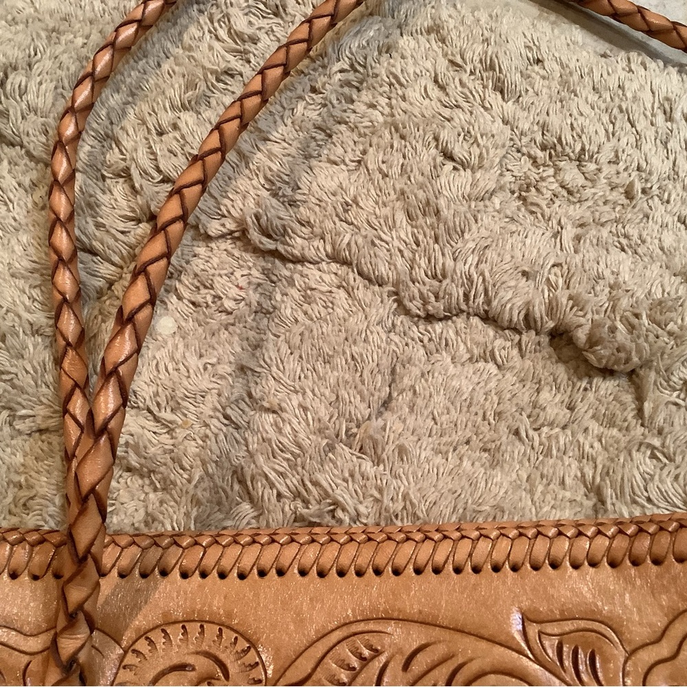 Hand Tooled Leather handbag - Picture 2 of 9